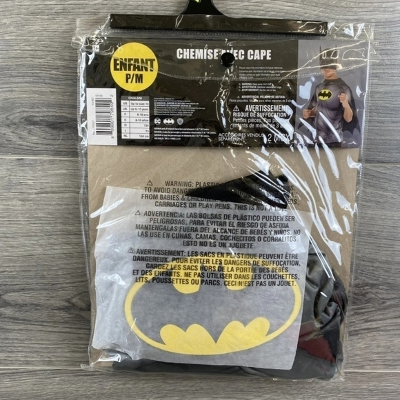 NWT DC Comics Batman Shirt w/ Cape Halloween Costume Cosplay Child S/M Hero New - Picture 2 of 8